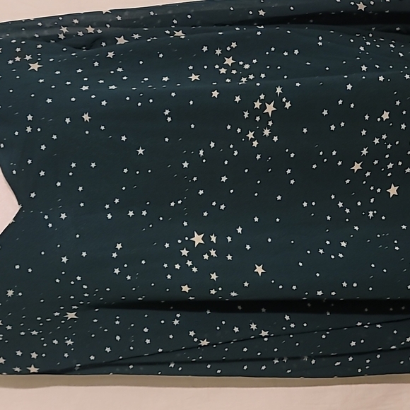 Qearal 2X long sleeve top star print NWT - Picture 2 of 7